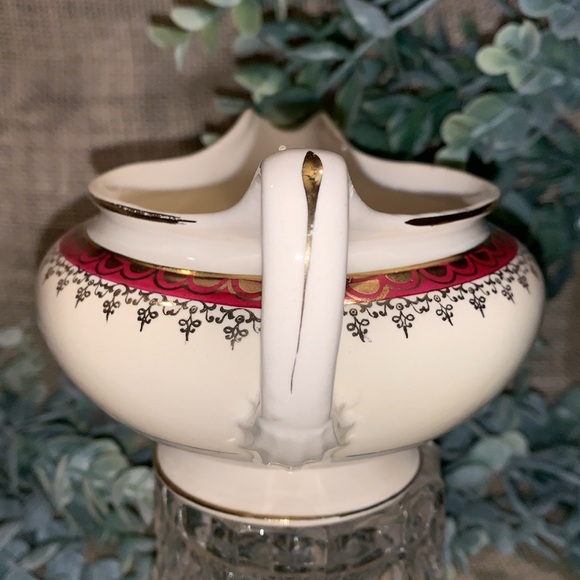 Vintage Eggshell Nautilus, Maroon Band W/Gold by Homer Laughlin Creamer Dish - Picture 2 of 7
